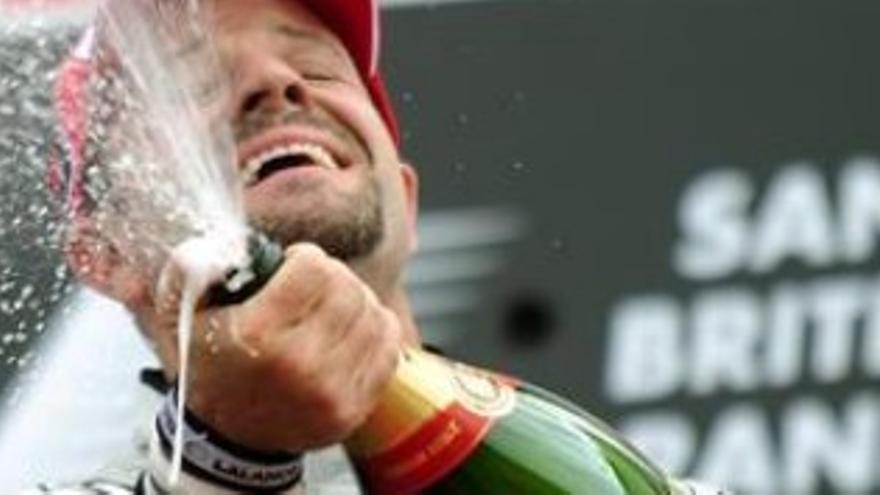 Barrichello, orgulloso de su podio &quot;porque ha sido muy difícil&quot;