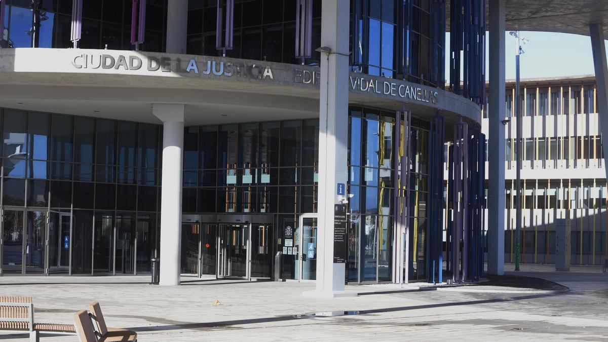 El edificio Vidal de Canellas alberga los juzgados de la jurisdicción civil en la Ciudad de la Justicia de Zaragoza.