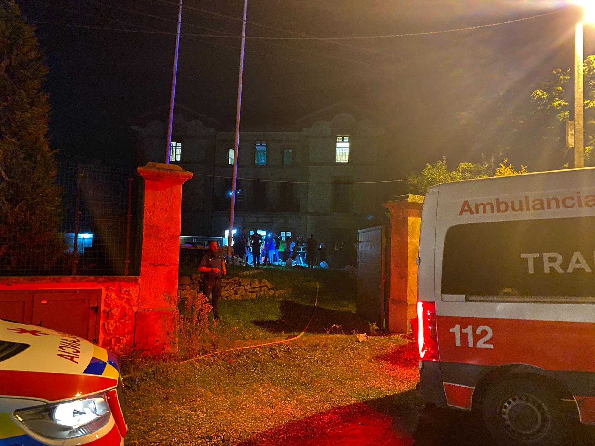 En imágenes: Grave incendio en la residencia de ancianos de Leceñes (Siero)