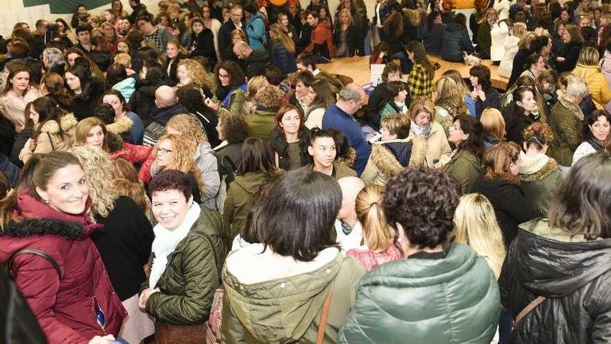 Parte de los opositores que se examinaron ayer en el campus ovetense del Cristo.