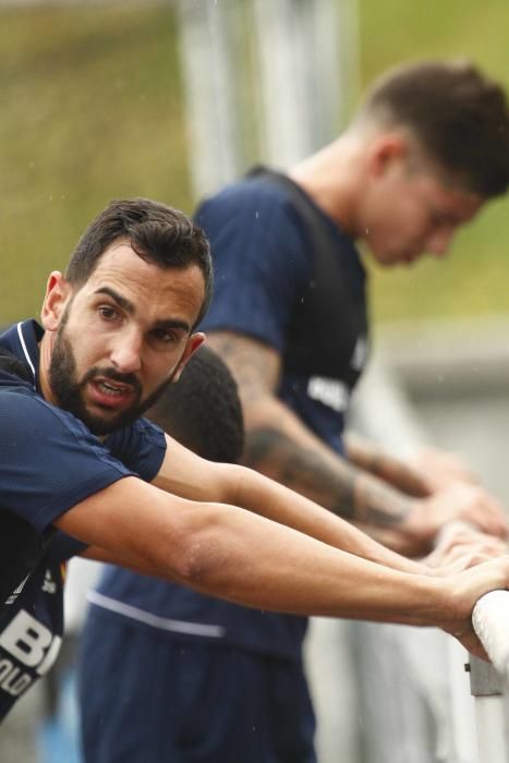 Intenso entrenamiento del Valencia en Évian-les-Bains