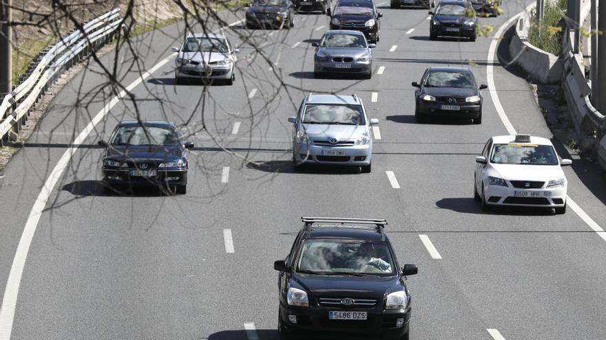 Tráfico lento en la entrada a las principales ciudades