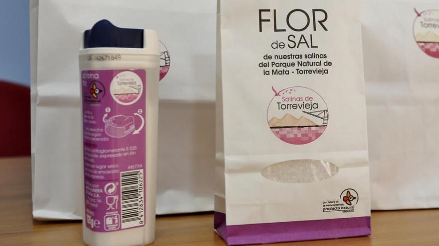 Nueva imagen de los envases de sal fina y flor de sal de las salinas de Torrevieja