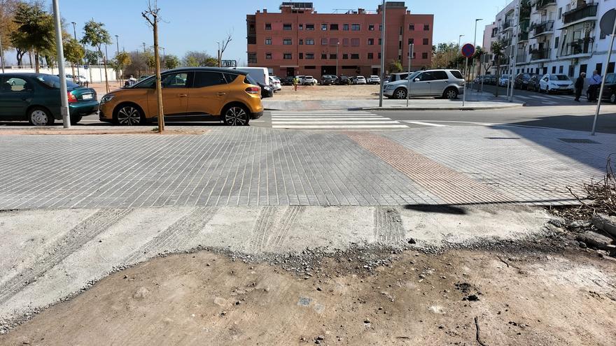 Los vecinos del Campo de la Verdad denuncian los destrozos en el aparcamiento tras el Mercado Renancentista