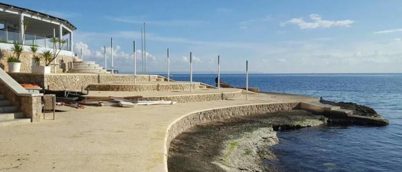 Esta zona, ahora vacía, funcionaba como balneario del Virtual Club, situado en el Paseo de Illetes.