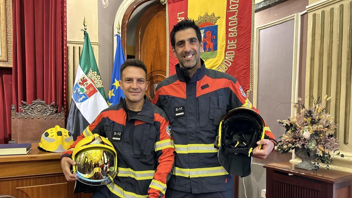 Video | Toma de posesión de dos sargentos de bomberos en Badajoz