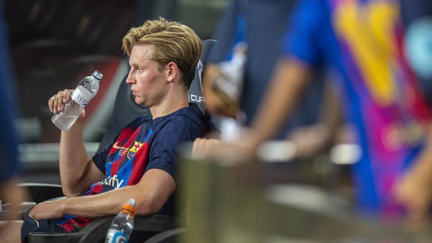 La encrucijada de De Jong tiene en vilo al Barça
