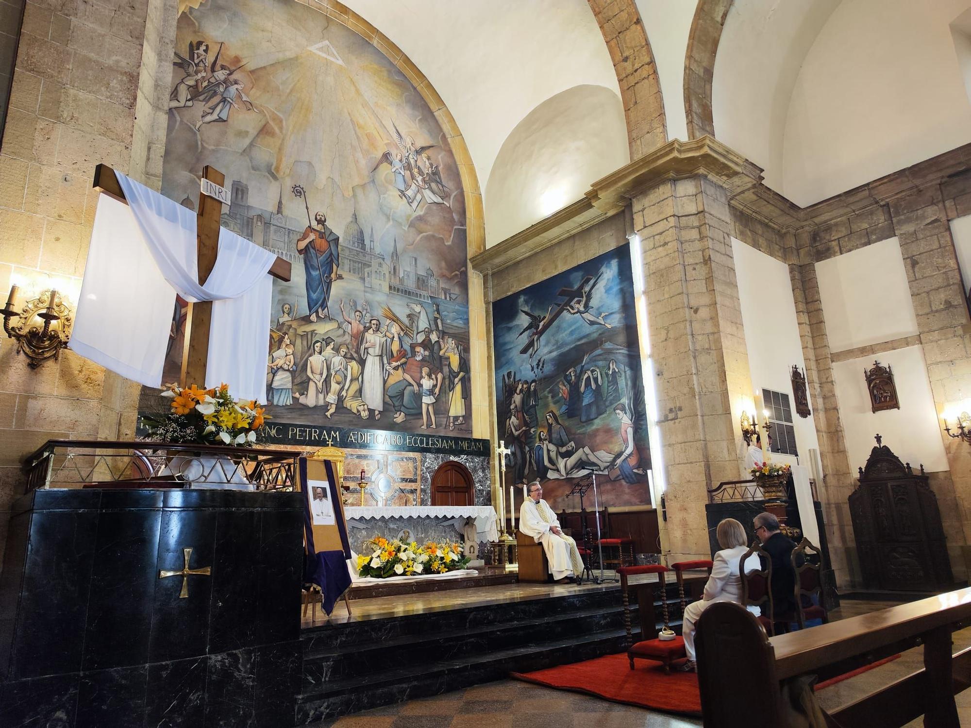 Bodas de oro en San Pedro de Juanjo Domínguez y Hermi Álvarez