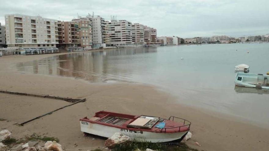 Imagen de la playa del Acequión de Torrevieja