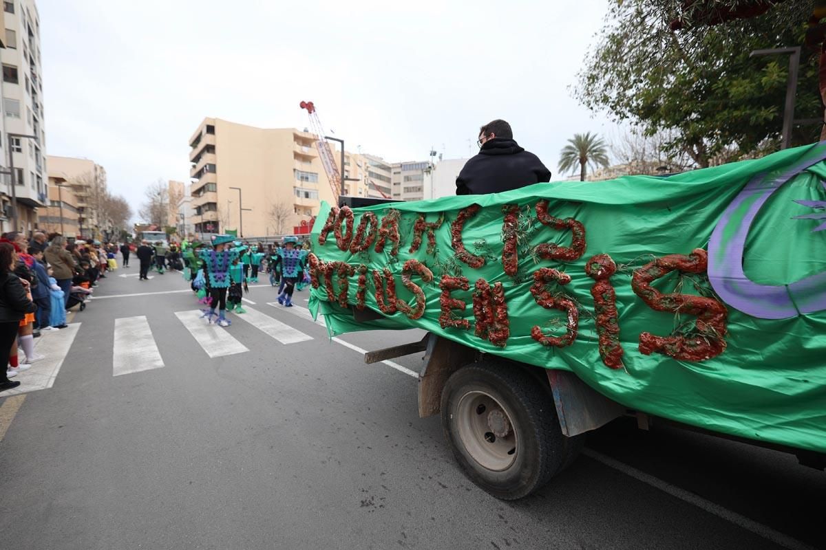 Búscate en las imágenes de la rúa de Carnaval de Ibiza