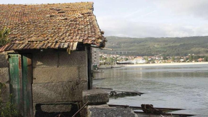 Zona del paseo de Seara en obras, en el tramo de las carpinterías de ribeira // Santos Álvarez