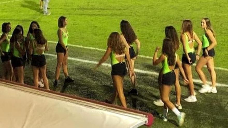 Polémica sexista  con las recogepelotas menores de un equipo italiano