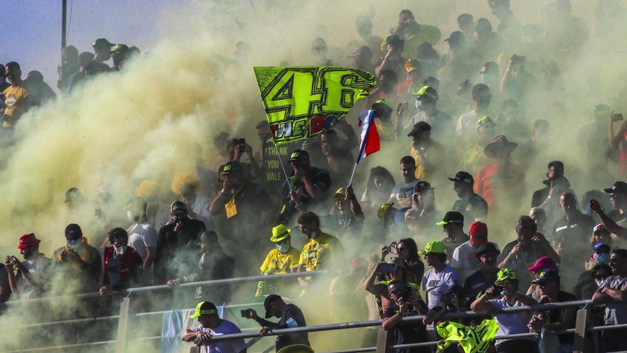 Llenazo en Cheste para ver a Rossi