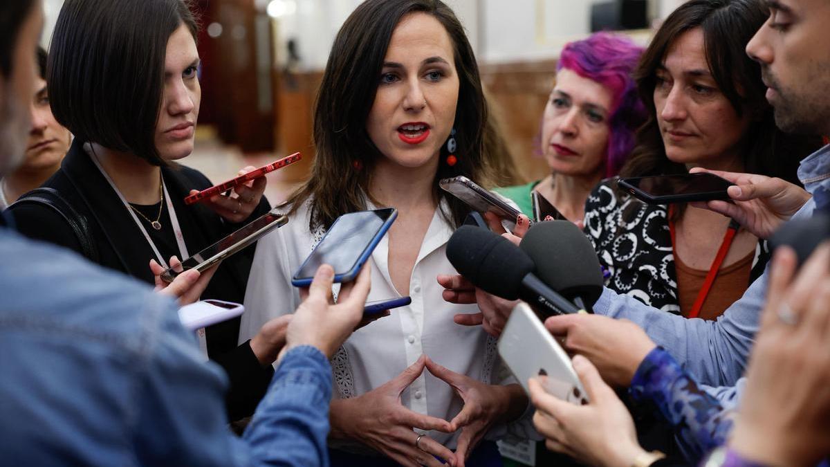 Ione Belarra, en los pasillos del Congreso de los Diputados.