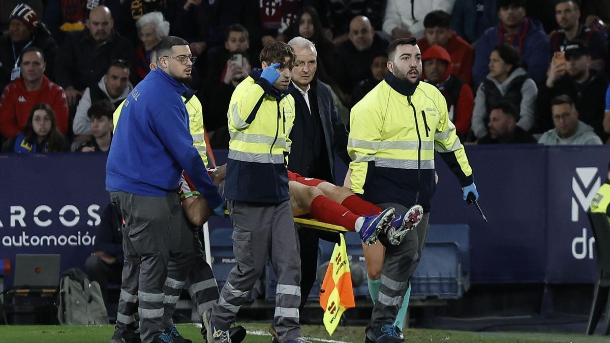 Sorloth acabó en el hospital con una conmoción tras un choque con Moreno