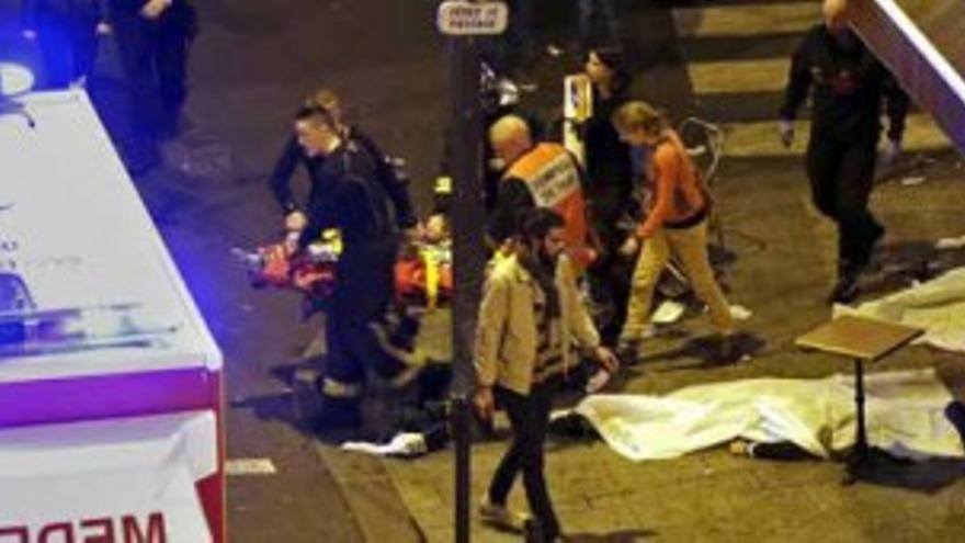 Más de 120 muertos una cadena de atentados en París