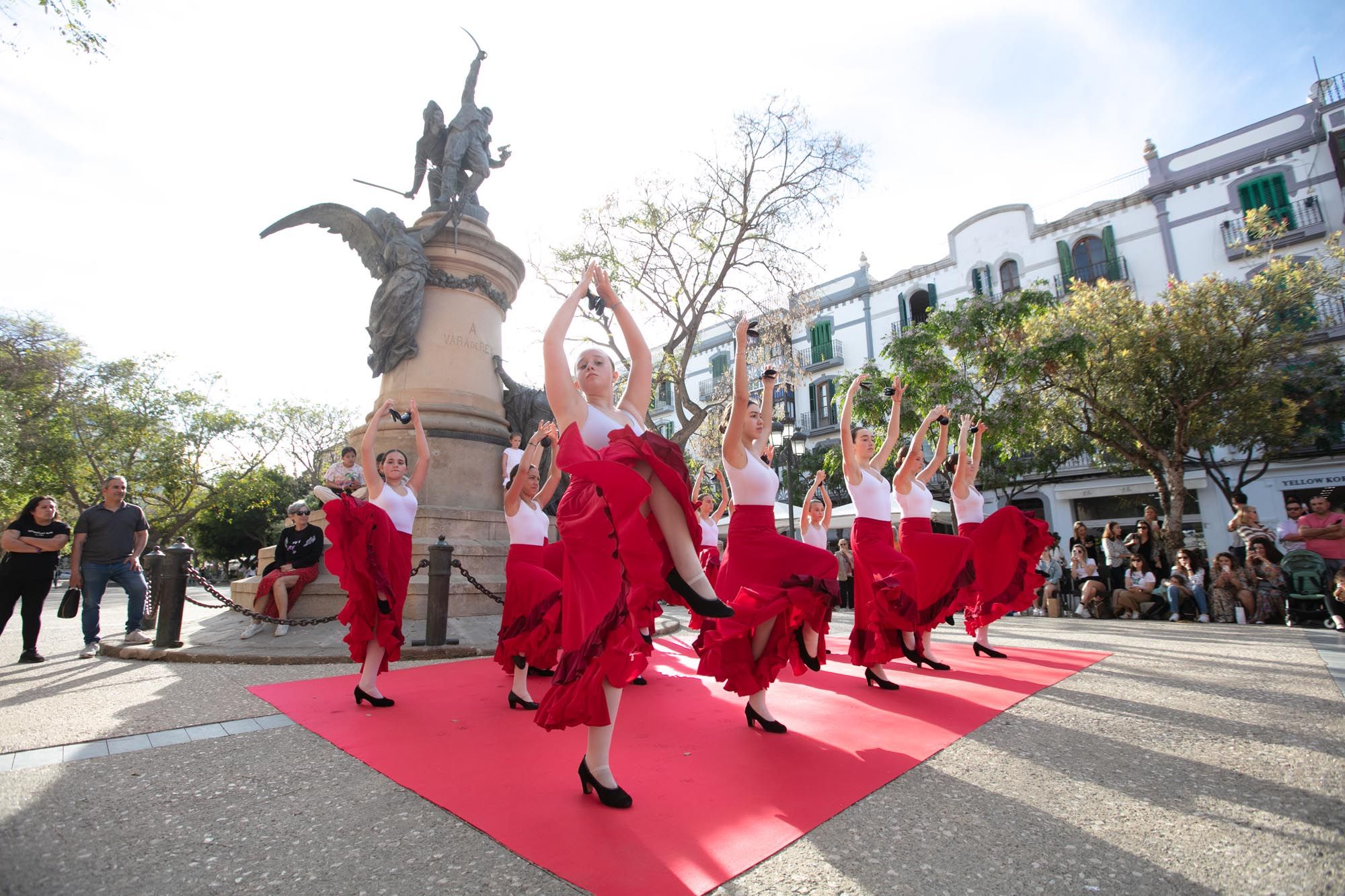 La danza sale a la calle en Ibiza