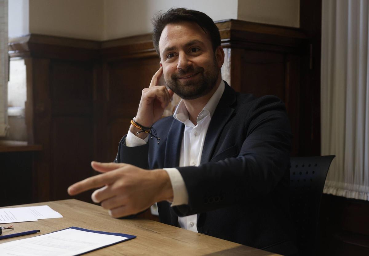 Álvaro Queipo en la Junta General.