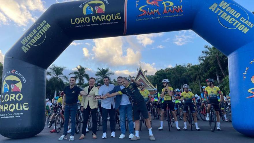 Salida de la Cicloturista Loro Parque Siam Park.