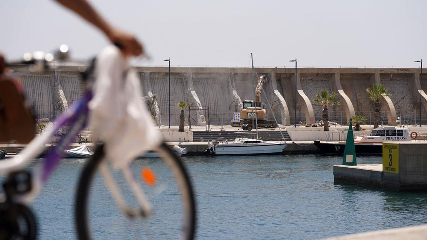 El Puerto de Málaga trabaja ya en la reparación del Dique de Levante