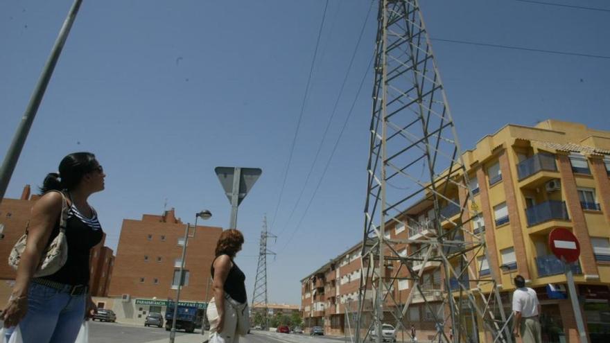 Una de las torres que desaparecerá cuando terminen los trabajos