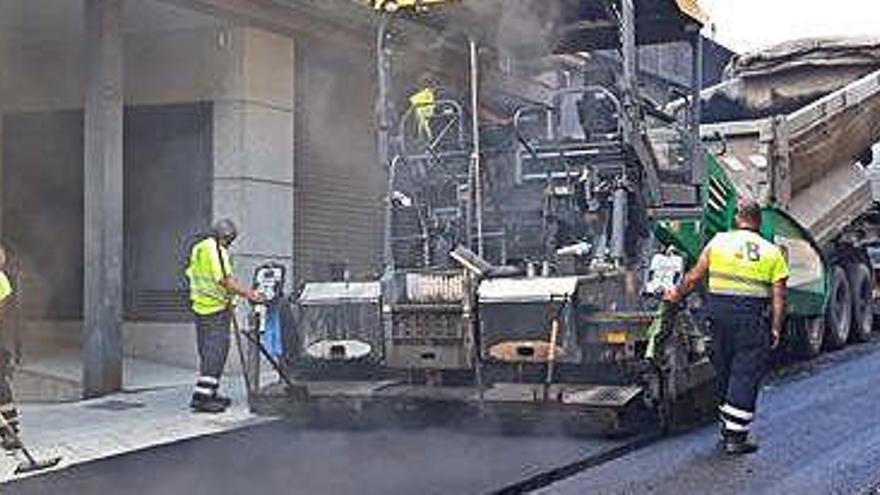 Treballs de pavimentació l&#039;any passat a la carretera del Pont