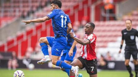 Acción del encuentro en el St. Marys Stadium