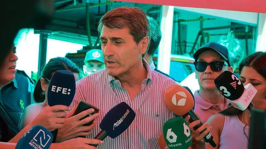 VÍDEO | El Gobierno informa del corte de la A7 y búsqueda de desaparecidos en el incendio de Los Gallardos