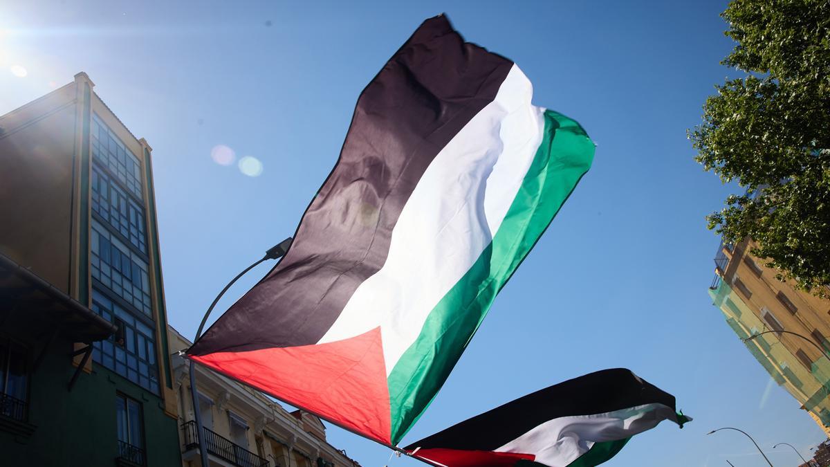 Banderas palestinas durante una manifestación estatal en conmemoración de Al Nakba palestina, a 11 de mayo de 2024, en Madrid (España). Madrid ha acogido una manifestación estatal en conmemoración de la Nakba palestina convocada por Asambleas con la resis