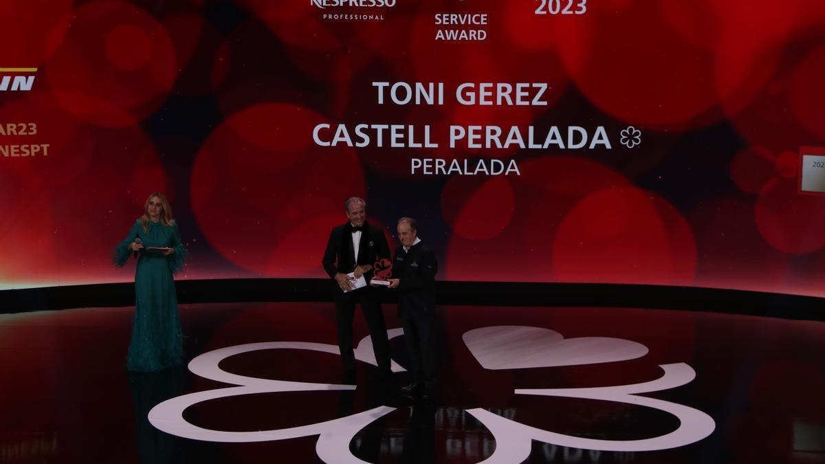 Toni Gerez, en el moment de rebre el premi a la gala de Toledo.