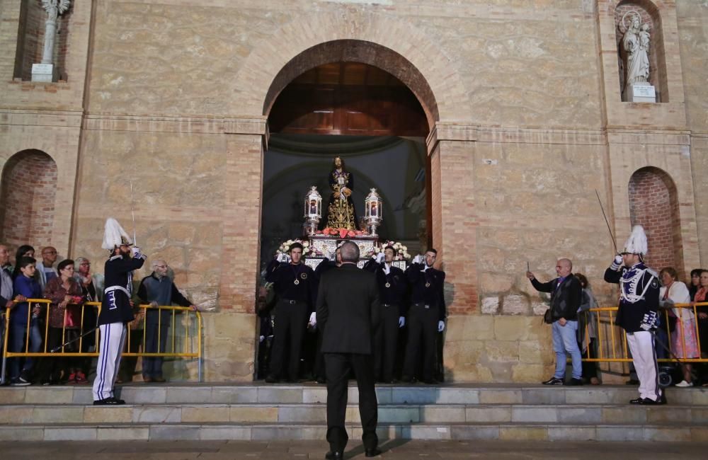 Procesión del Santo Entierro de Cristo en Torrevieja, Viernes Santo, con la participación de 18 imágenes y 154 cofradías