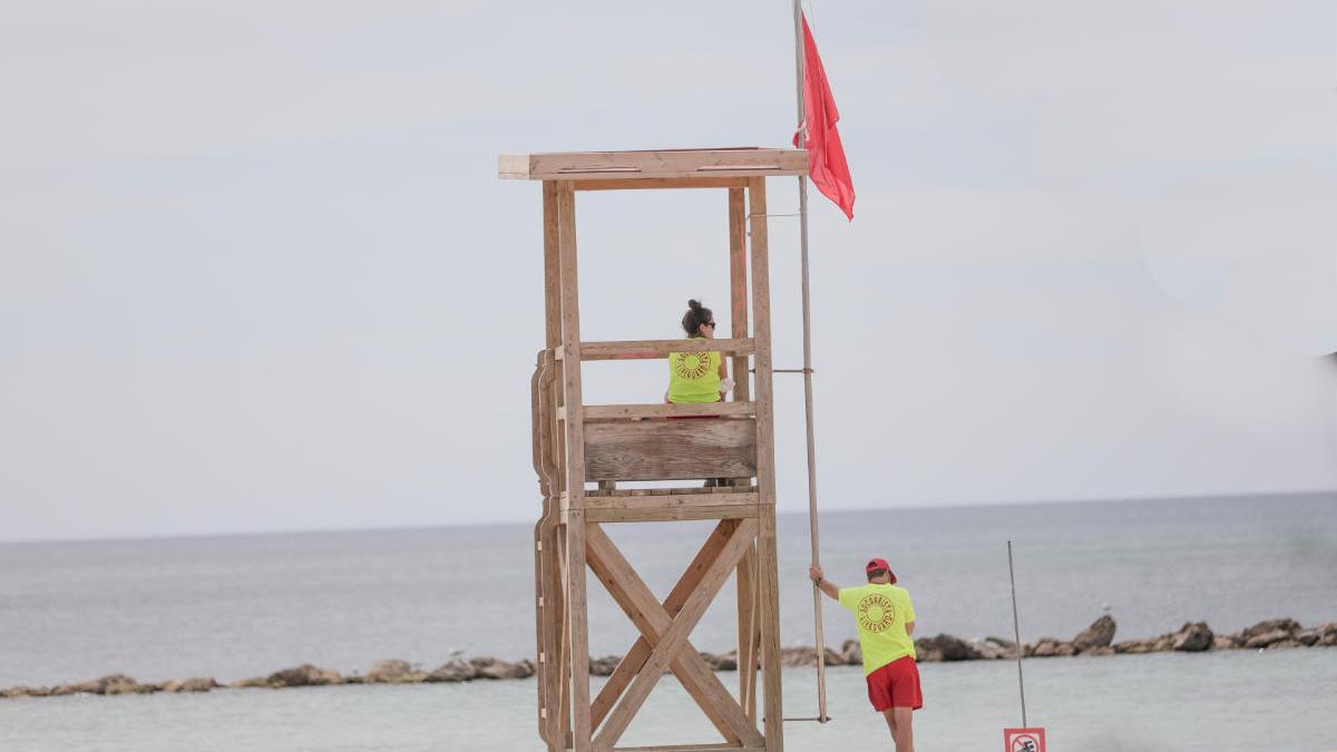 Cerradas las playas de Palma por la tormenta y nuevos vertidos