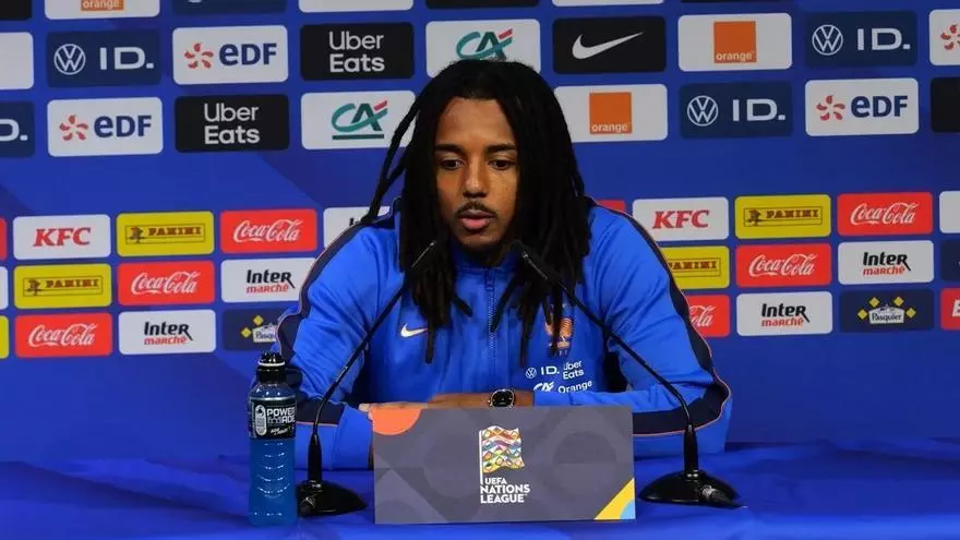 Koundé, maravillado con "la calidad técnica" de Olise