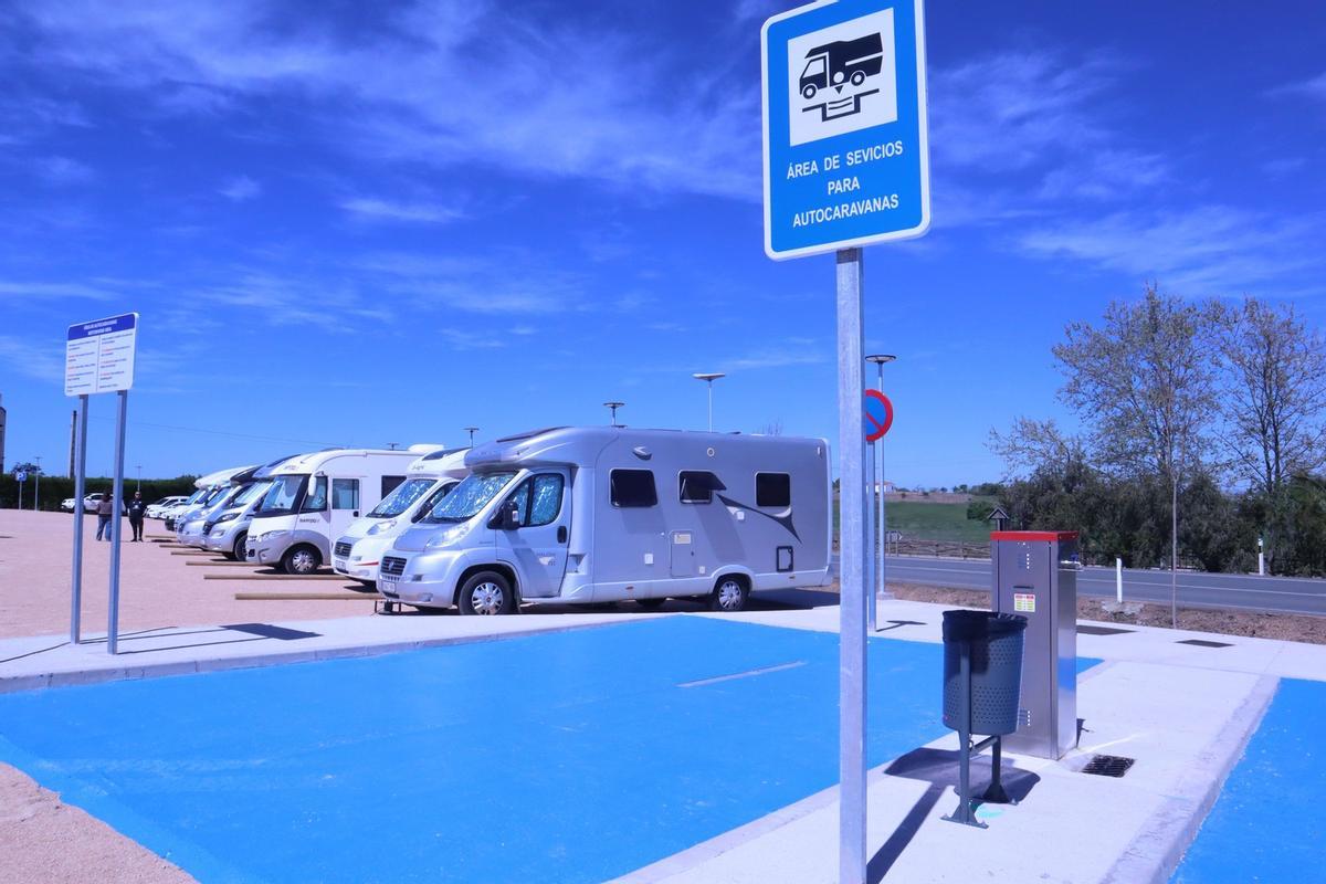 Aparcamiento para autocaravanas de Valverde de Leganés.
