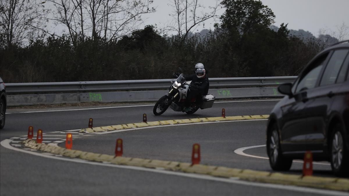 BARCELONA 17 12 2020  Barcelona   Arrabasada motos punt negre         FOTO de FERRAN NADEU