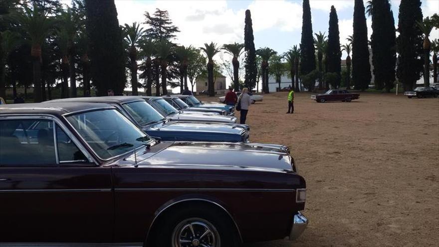 Concentración de coches dodge procedentes de toda españa