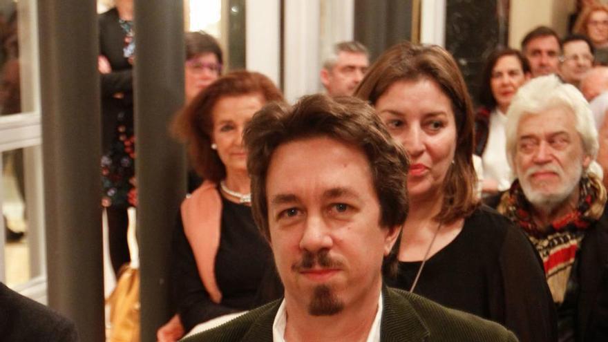 Pedro Mairal, ayer, en el salón de té del teatro Campoamor.