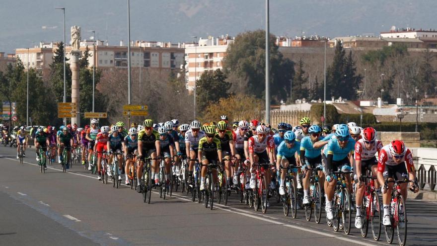 Tim Wellens se exhibe en la meta de Alcalá de los Gazules