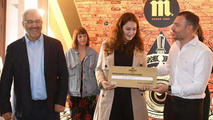 Espacio Mahou entrega sus premios de moda y de fotografía