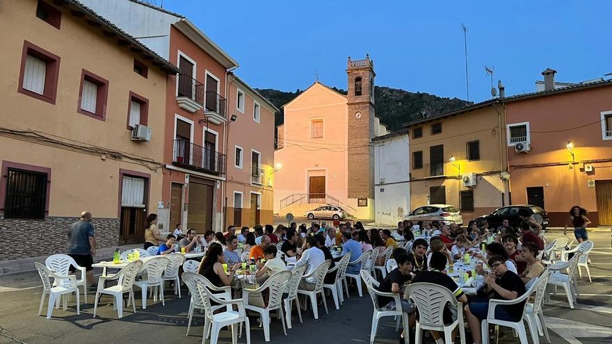 Jamboree celebra el 40 aniversario y cierra el curso con una cena y una ruta por la montaña