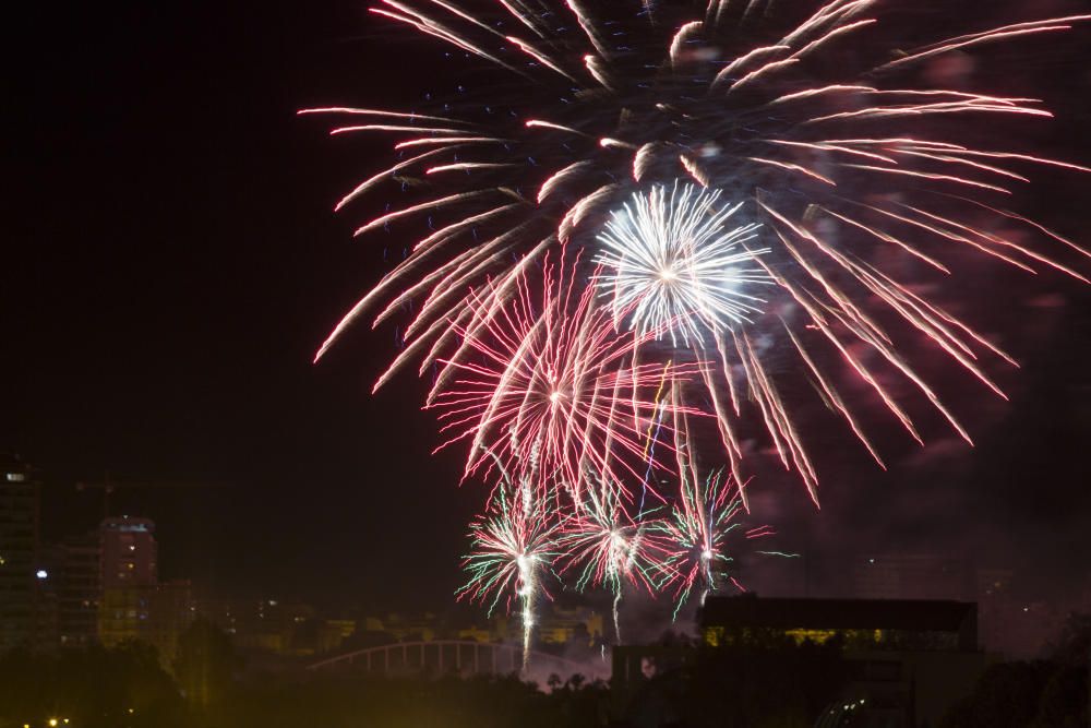 Primer castillo de fuegos de las Fallas