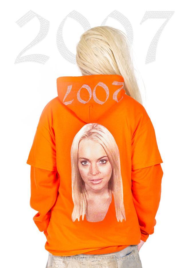 Sudadera de Lindsay Lohan diseñada por Chema Díaz