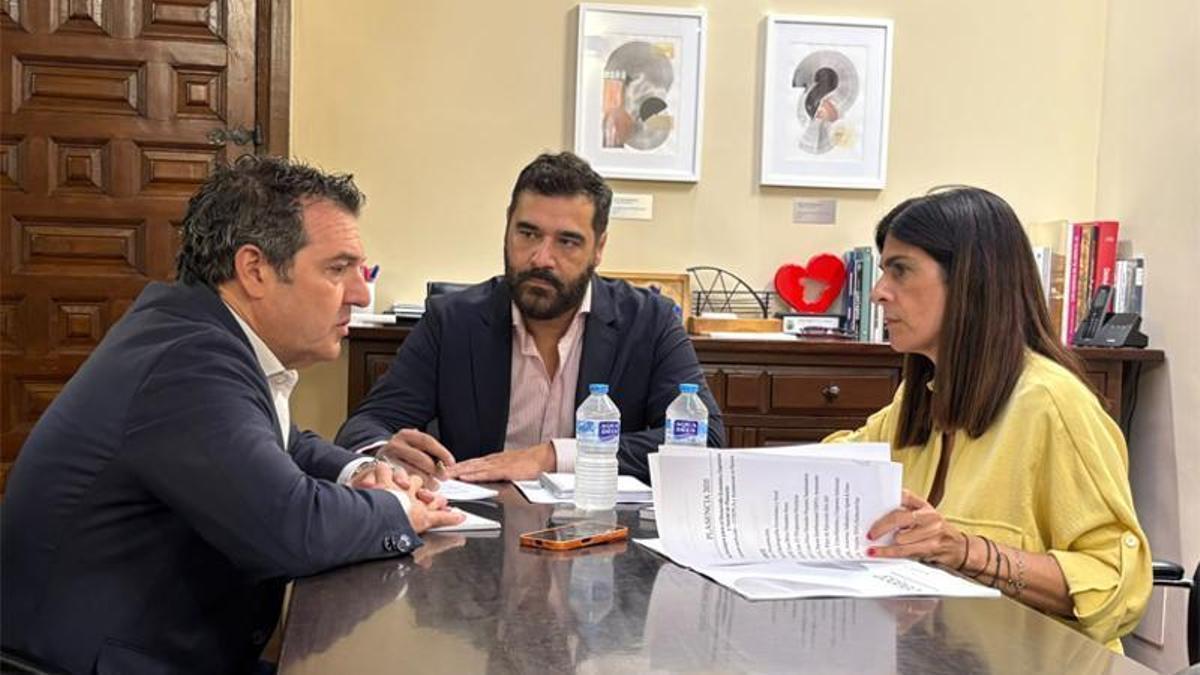 Plasencia quiere facilitar el crecimiento de las empresas: "El ayuntamiento no será un obstáculo".