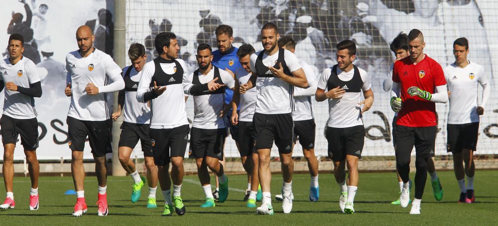 Entrenamiento del Valencia con vistas al Deportivo