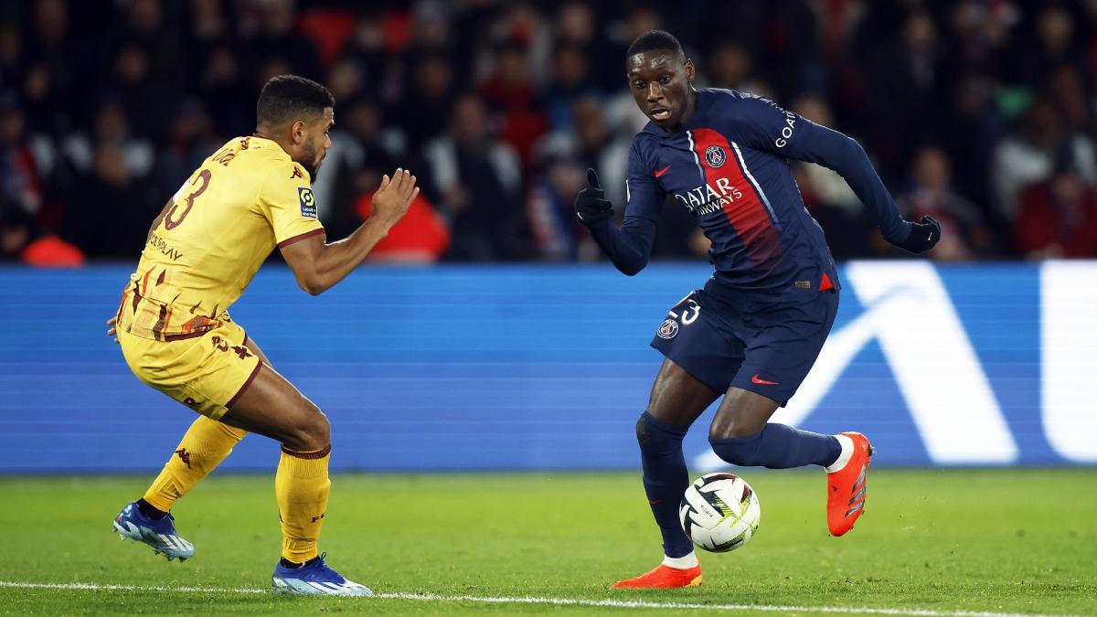 Kolo Muani, durante un partido con el PSG