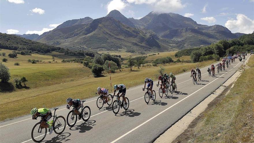 Simon Yates toma el mando entre los nervios de Quintana