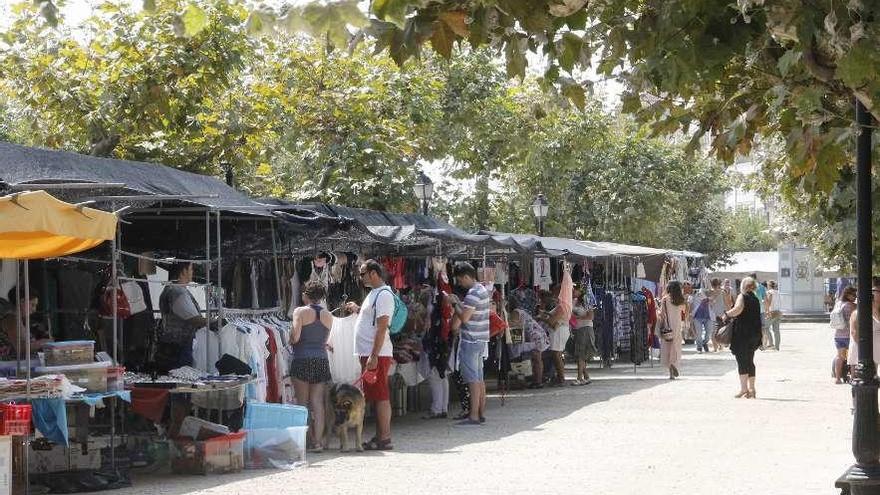 Mercadillo de Cangas. // Santos Álvarez