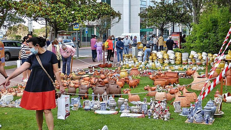 Alfaroleiros: aluvión de visitas y compras a los “loitadores’ de la tradición” 