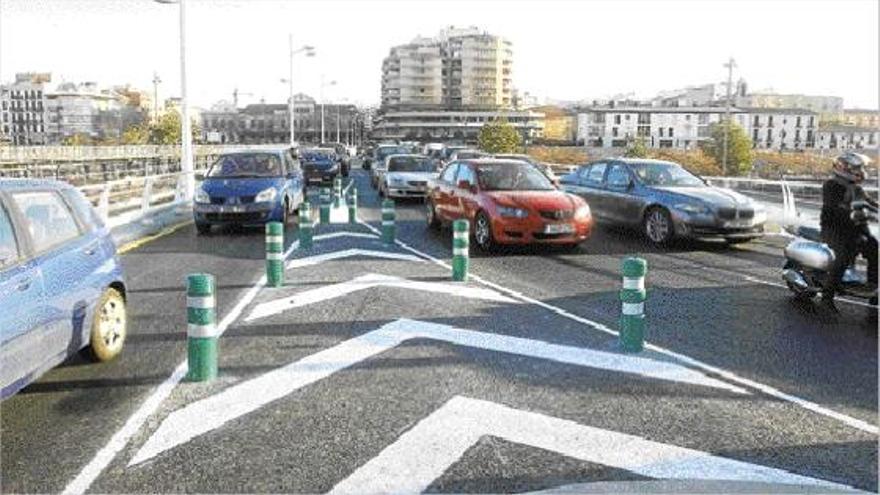 Aspecto del nuevo Pont de Fusta en su salida a la marginal derecha del río, en la calle Conde de Trenor.