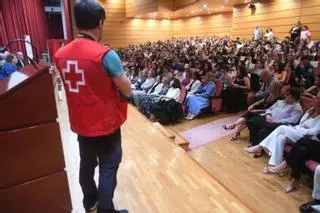 Graduación en el Paraninfo de los alumnos de Formación Profesional de la Cruz Roja en A Coruña